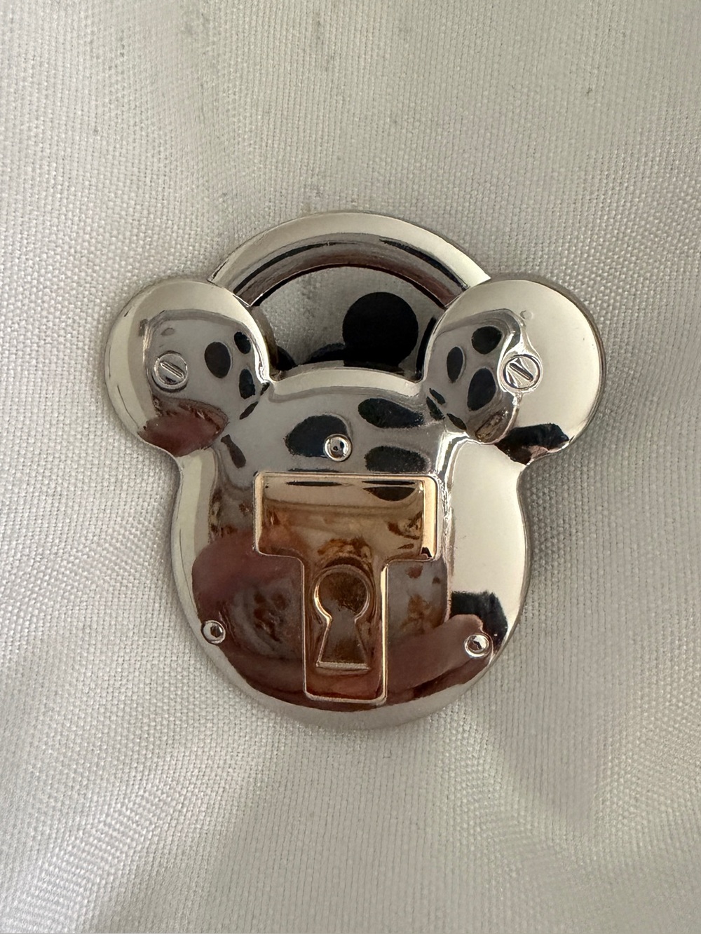 Disney | NWOT Pirates Mickey Pin